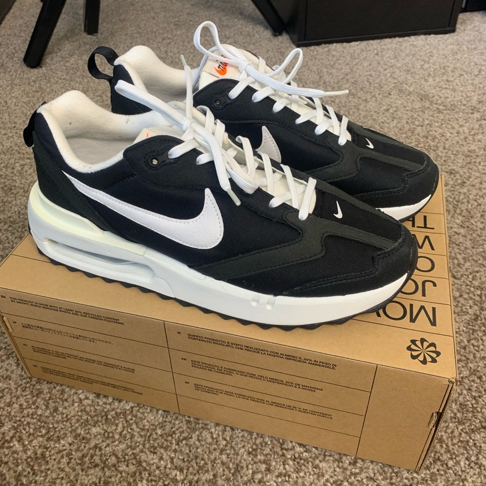Nike Air Max Dawn mens size 9.5